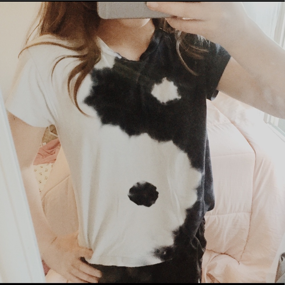 ✨Ying Yang Crop Top✨